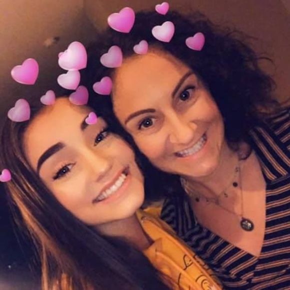 Meet your Posher, Gena - Picture 1 of 7